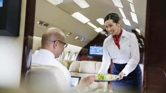 شركة طيران تسهل حياة المدخنين عبر تقديم حلوى "النيكوتين" خلال السفر