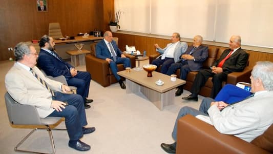 Jarrah tackles media affairs with Press Syndicate delegation