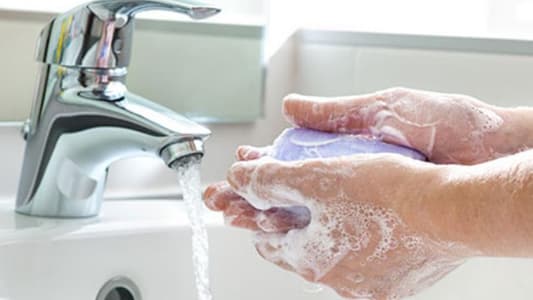 المبالغة بغسل اليدين تضرّ الصحة وتسبّب جفاف اليدين