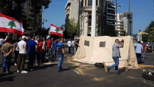 Protesters fill Sassine Square in Ashrafieh