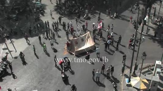 MTV correspondent: Security forces are trying to break up the protest in Sassine Square to reopen the roads, even if they have to resort to force