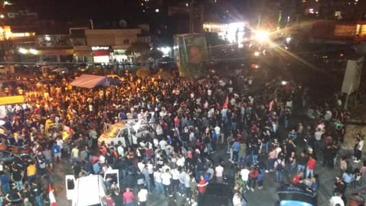 Protesters spend the night on the road at the Hamat junction