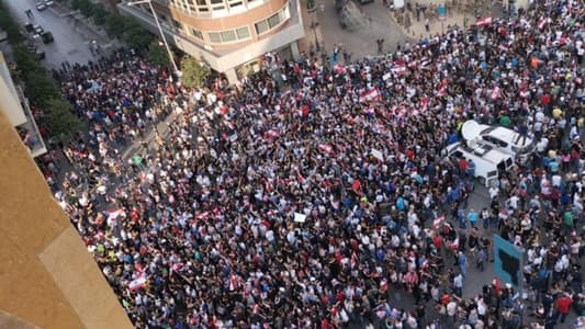 MTV correspondent in Riad El-Solh Square: Growing crowds are still coming from different Lebanese regions