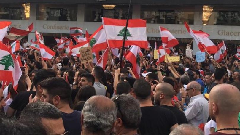 مراسلة mtv: الحشود في الزوق بدأت تتوافد الى المنطقة والأوتوستراد مقطوع بالاتجاهين
