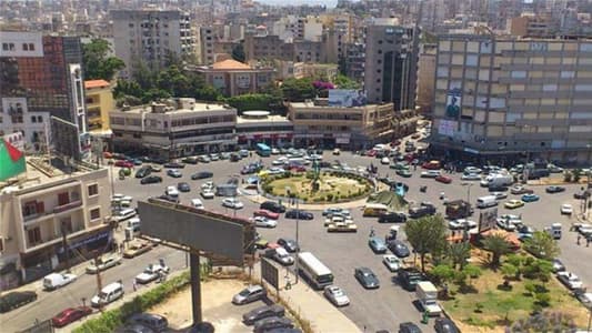 Protesters start arriving to Annour Square