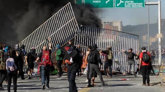 Protests snarl public transportation in Chile, death toll hits 15