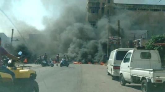 بالصورة: اقفال طريق البحصاص الكورة مقابل شركة قاديشا