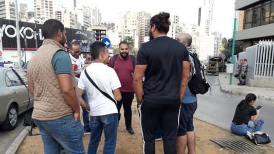 Sit-in outside TVA building in Beirut