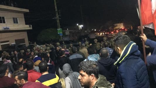 Sources to MTV: Clashes between Hezbollah supporters and protesters in Fakiha town did not result in injuries or deaths 