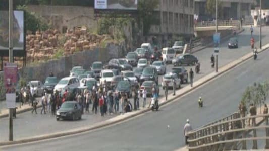 MTV correspondent: Protesters are currently heading back to the Ring Bridge to cut it off with their bodies, and security forces deployed in the area have followed them