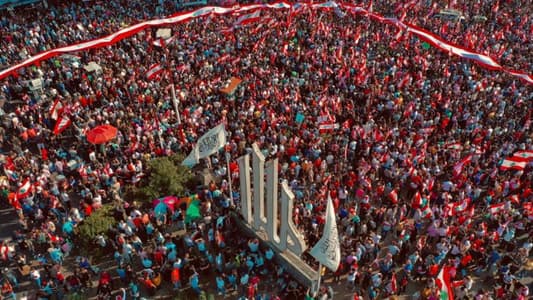 MTV correspondent from Tripoli: Protesters say that they will launch balloons in the colors of the Lebanese flag at 7:00 pm in Al Nour Square