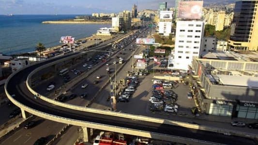 Army vehicles pass through Jal el-Dib highway whilst internal roads remain closed