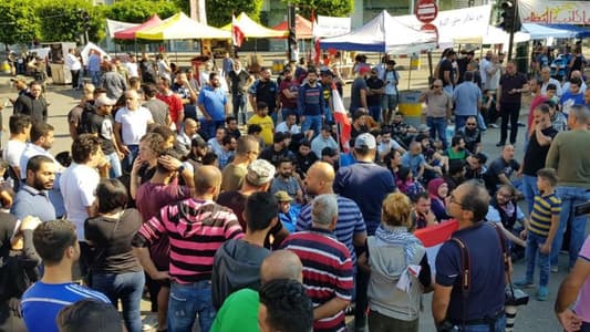 MTV correspondent: Number of demonstrators increases in Elia Square in Sidon after they refused to end the protest and open roads