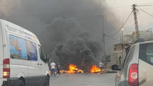 MTV correspondent: Abdeh road is still completely blocked with dirt mounds and protesters insist on staying in the streets