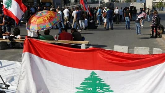 Lebanese army clears protester roadblocks, schools stay shut