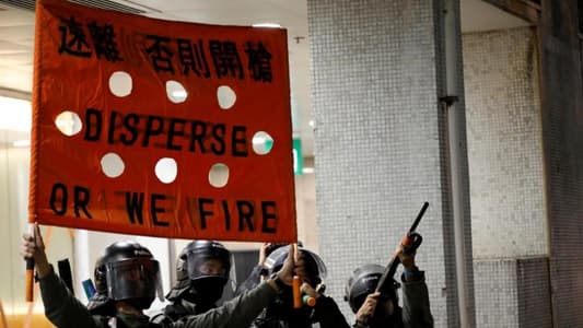 Hong Kong protesters crowd out malls in clashes with police