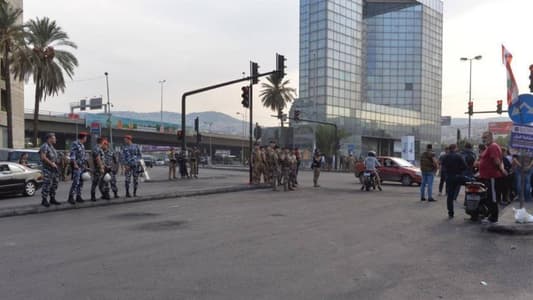 The army has prevented demonstrators from completely cutting off the Chevrolet route