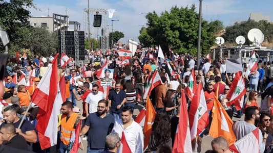 NNA: Fainting cases recorded among demonstrators on road leading to Baabda Palace