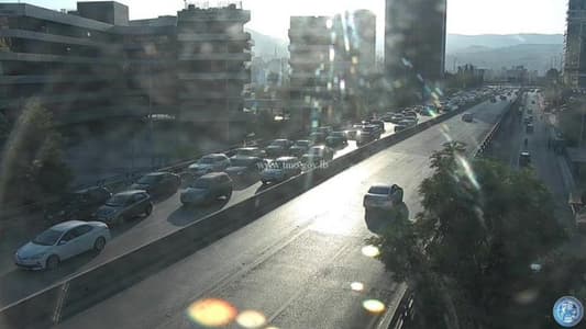 التحكم المروري: حركة المرور كثيفة من اوتوستراد الرئيس الهراوي باتجاه الاشرفية