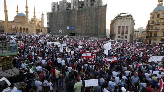 المزيد من الحشود إلى ساحتي الشهداء ورياض الصلح