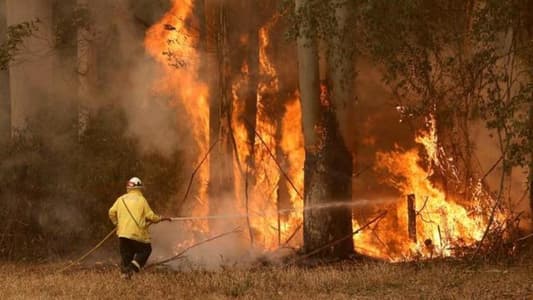 New blazes break out as Australians take shelter from intense bushfires