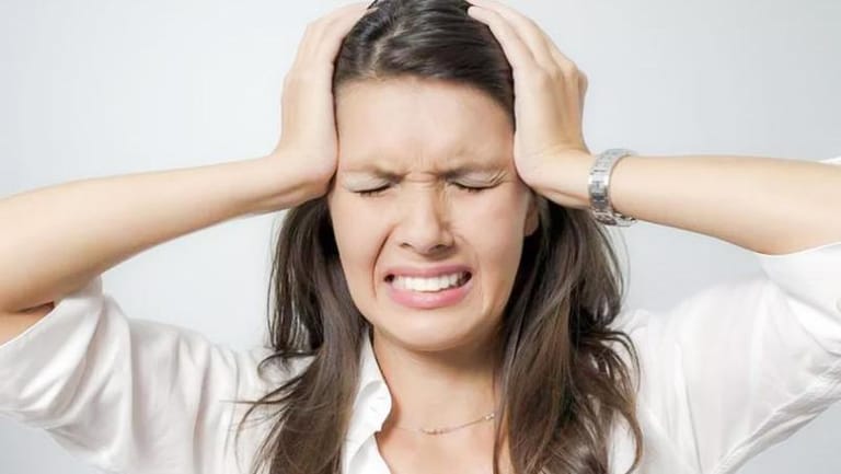 الكمادات الباردة قادرة على علاج معظم حالات الصداع