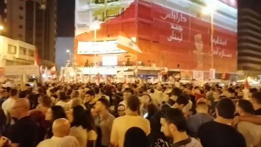 حلقات حوارية تثقيفية في ساحة عبد الحميد كرامي في طرابلس