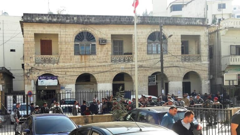 Protesters shut Ogero, Labor Ministry in Halba