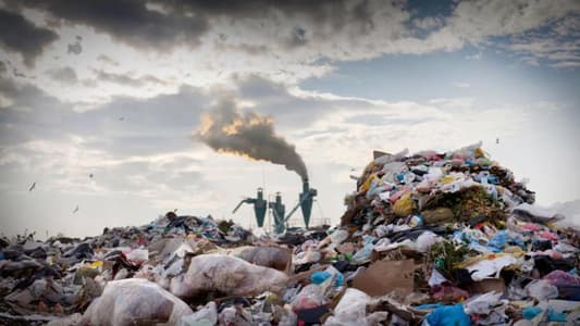 This Is How the Average Family Wastes Tons of Carbon Every Year