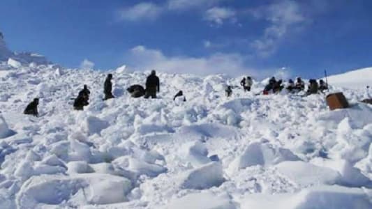 Four Indian soldiers, two civilians killed in Siachen avalanche