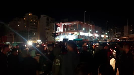 مراسل mtv: فتح الطريق جزئيا في منطقة الكولا بعد تعاون المتظاهرين مع القوى الامنية