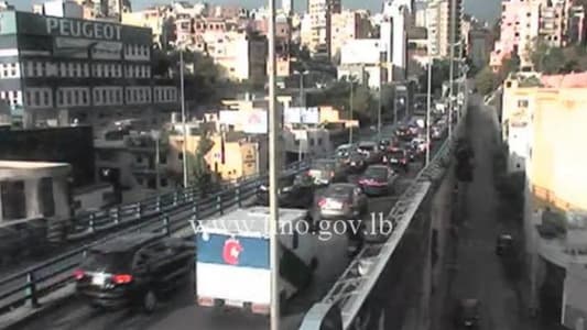 التحكم المروري: حركة المرور كثيفة على جسر برج حمود من الدكوانة باتجاه الاشرفية