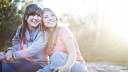 11 Qualities That Make a Good Friend, According to Experts