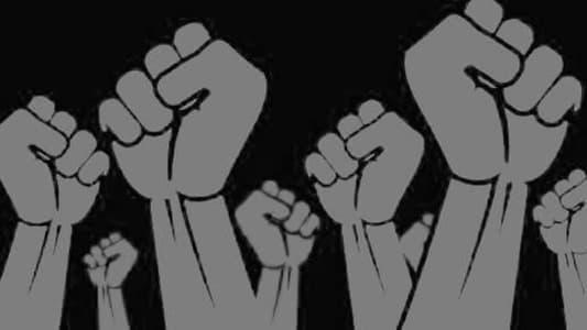 Large number of demonstrators has arrived in Baabda after overcoming the security measures