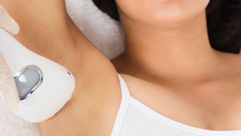 الليزر يزيل الشعر نهائياً وعادة ما يدوم لمدة 10 سنوات