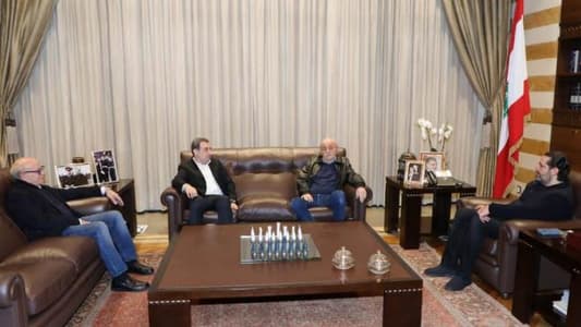 Hariri receives Jumblatt, says he supports Khatib’s designation