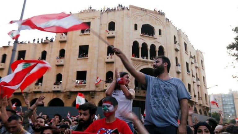 هل تسمَح إيران بتشكيل حكومة إنقاذ؟