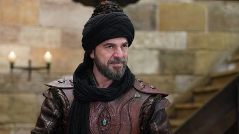 إنجين آلتان يفكّر في الإعتزال بعد فشل مسلسله الأخير