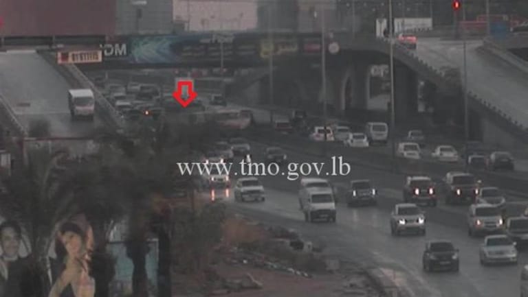 التحكم المروري: تصادم بين شاحنة وسيارة على أوتوستراد النقاش باتجاه انطلياس والاضرار مادية وحركة المرور كثيفة 