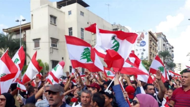 ساحة إيليا في صيدا تتحوّل الى ملتقى لمساعدة المحتاجين