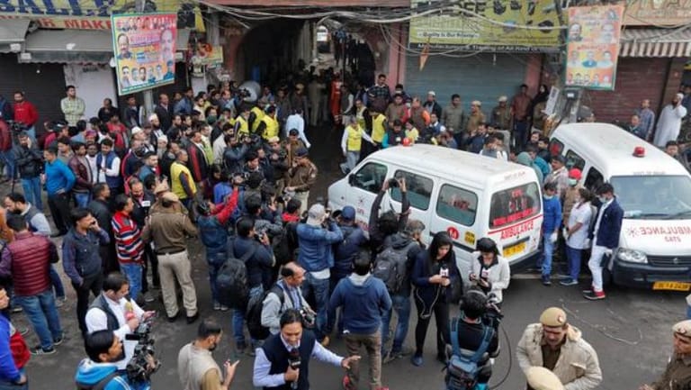 Fire at New Delhi factory kills 43