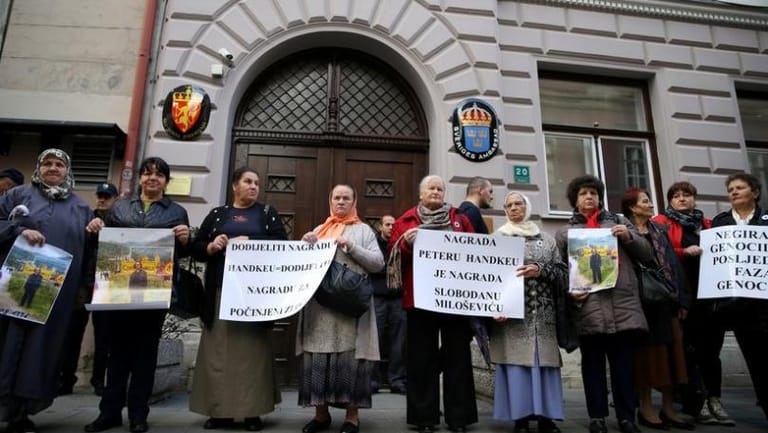 Turkey joins Nobel ceremony boycott in protest against Handke