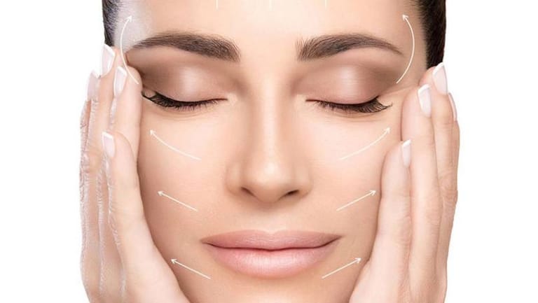 تقنية شدّ الوجه بالسوائل تُساهم في استعادة الشباب بلا جراحة تجميليّة