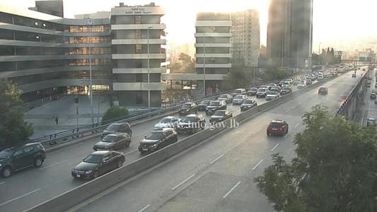 التحكم المروري: حركة المرور كثيفة من أوتوستراد الرئيس الهراوي باتجاه الأشرفية