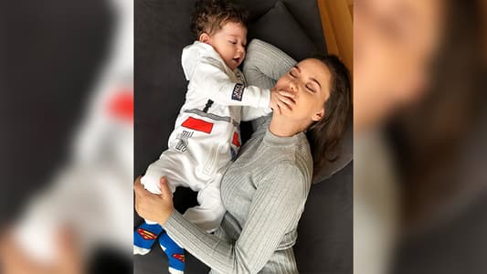 فهرية إفتجين تنشر صور طفلها للمرة الأولى علناً!