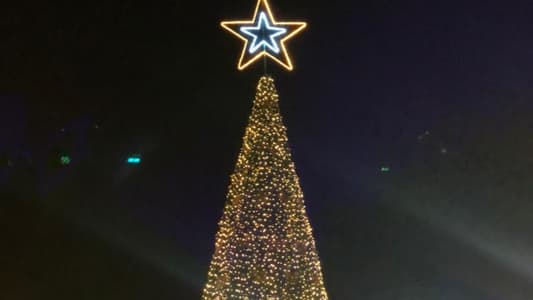 Photo: Christmas tree in the sit-in square in Tyre