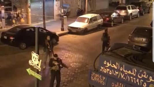 صور لظهور مسلّح في بيروت وعودة الأمن الذاتي الى عددٍ من الشوارع