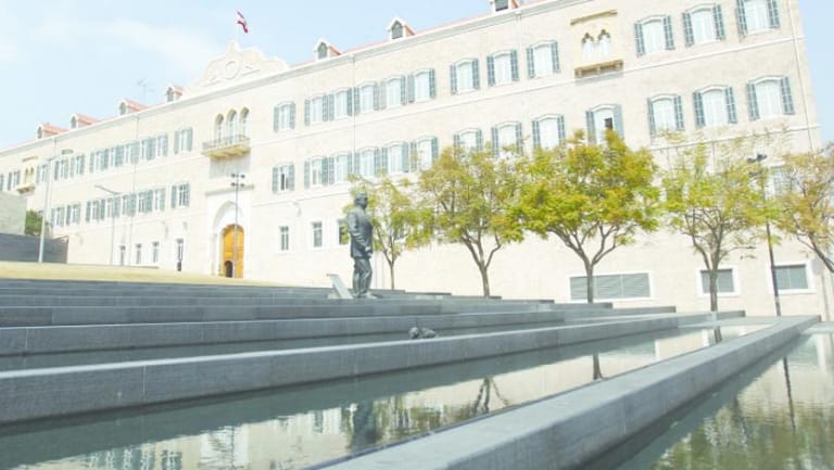 إلى تصريف الأعمال... دُر