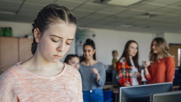 Social Media and Poverty Causing Girls to Self-Harm More than Boys, Study Finds