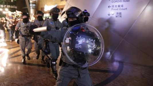 Hong Kong marchers target malls on third day of Christmas protests